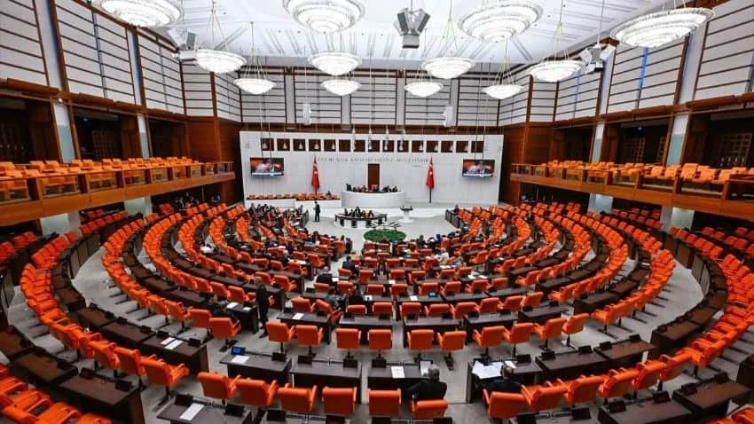 Ankara kulisleri hareketlendi: 2 ayrı ittifak hazırlığı! 3 parti anlaştı, 3 parti masada Ankara kulisleri hareketlendi: 2 ayrı ittifak hazırlığı! 3 parti anlaştı, 3 parti masada