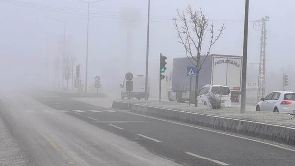 Erzurum ve Ardahan’da sağanak, dolu ve sis etkili oldu Erzurum ve Ardahan’da sağanak, dolu ve sis etkili oldu