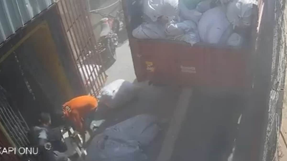 İstanbul'da işçi yük asansörü bindi: 4. kattan aşağı düştü İstanbul'da işçi yük asansörü bindi: 4. kattan aşağı düştü