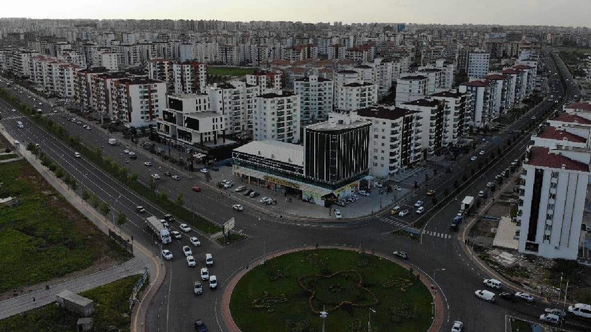 Ne İstanbul ne de Ankara'da: Türkiye'nin en kalabalık mahallesi belli oldu Ne İstanbul ne de Ankara'da: Türkiye'nin en kalabalık mahallesi belli oldu