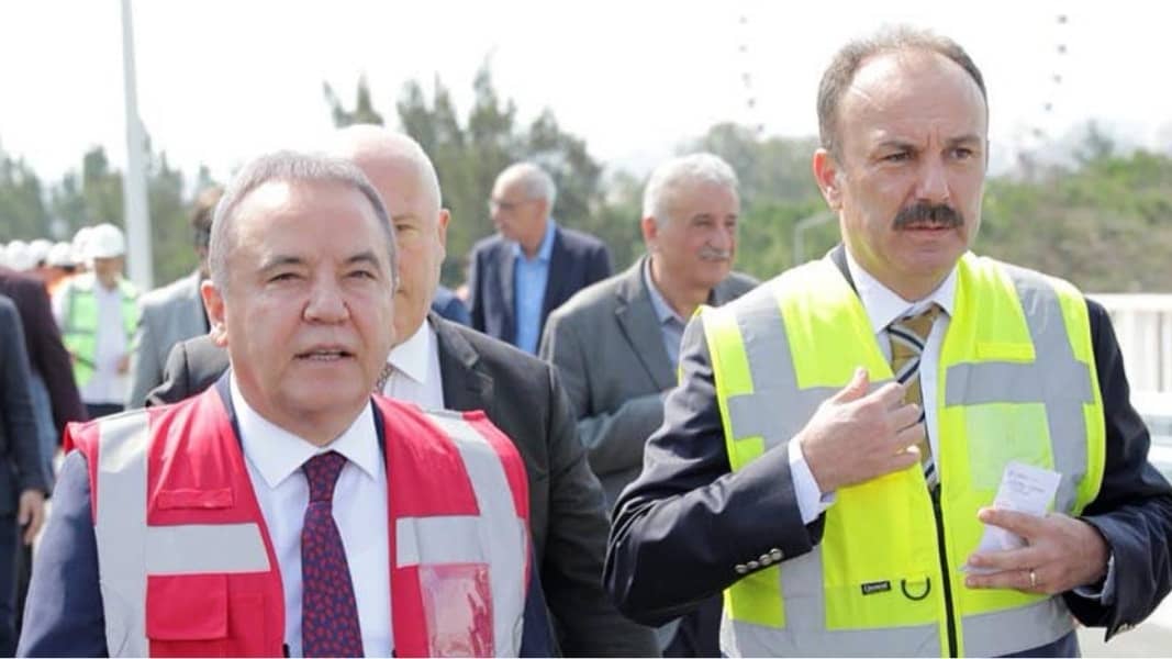 Muhittin Böcek'in başdanışmanı tahliye edildi Muhittin Böcek'in başdanışmanı tahliye edildi
