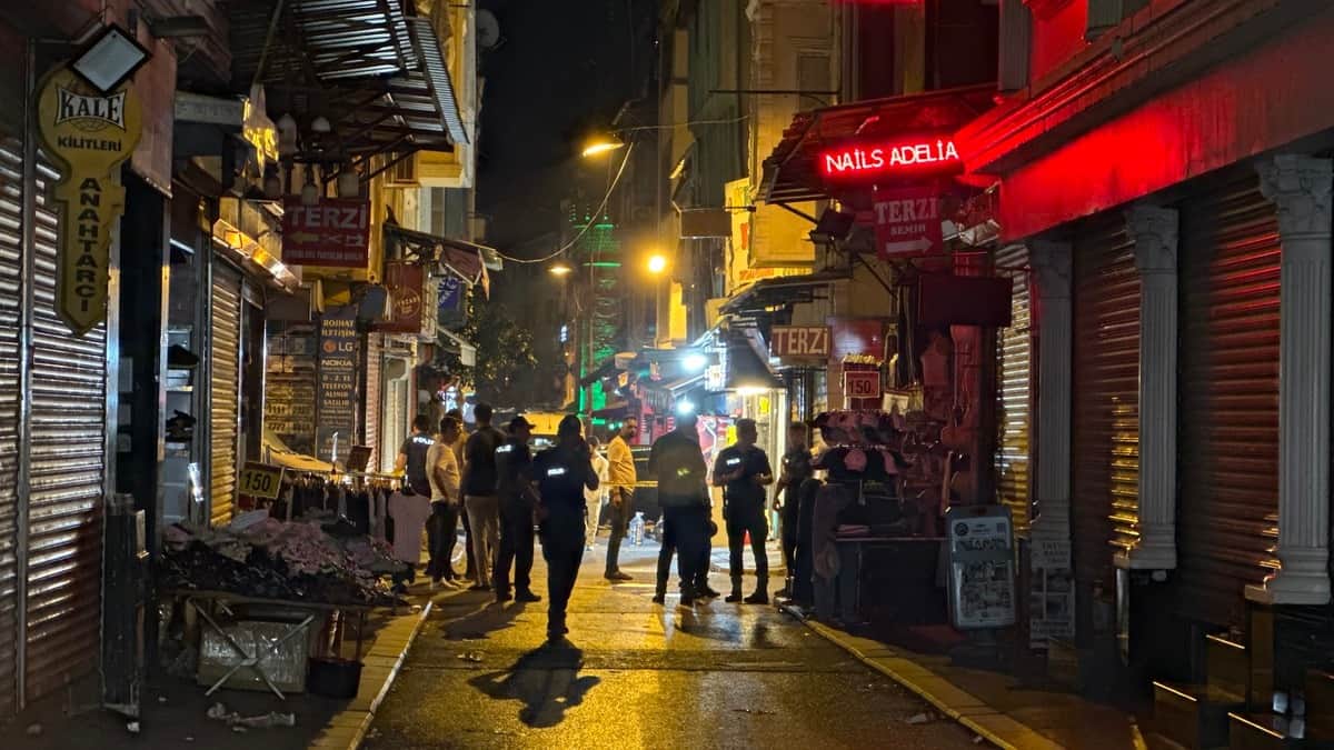 Esnaf kavgasında ortalık karıştı: 1 ölü, 1 yaralı Esnaf kavgasında ortalık karıştı: 1 ölü, 1 yaralı