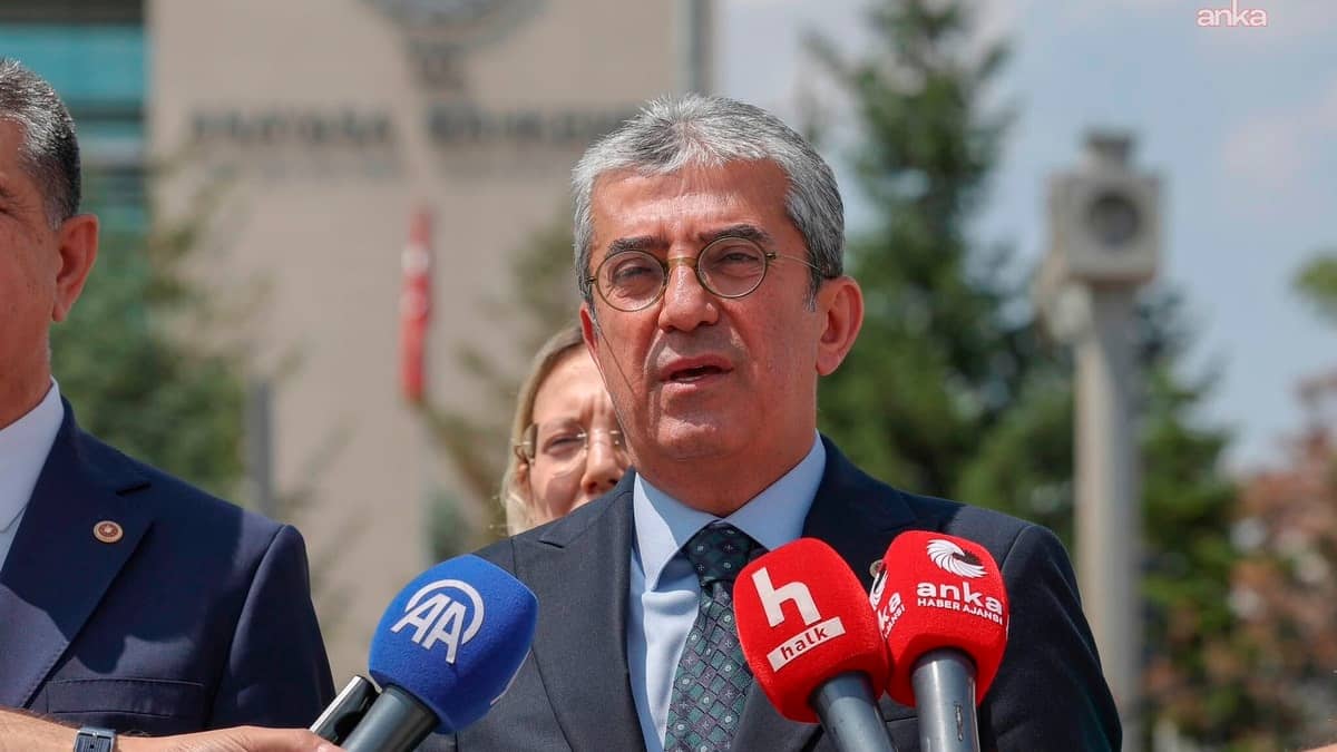 YENİ Parti'den AYM'ye 7587 ve 7588 sayılı kanunlar için iptal başvurusu YENİ Parti'den AYM'ye 7587 ve 7588 sayılı kanunlar için iptal başvurusu
