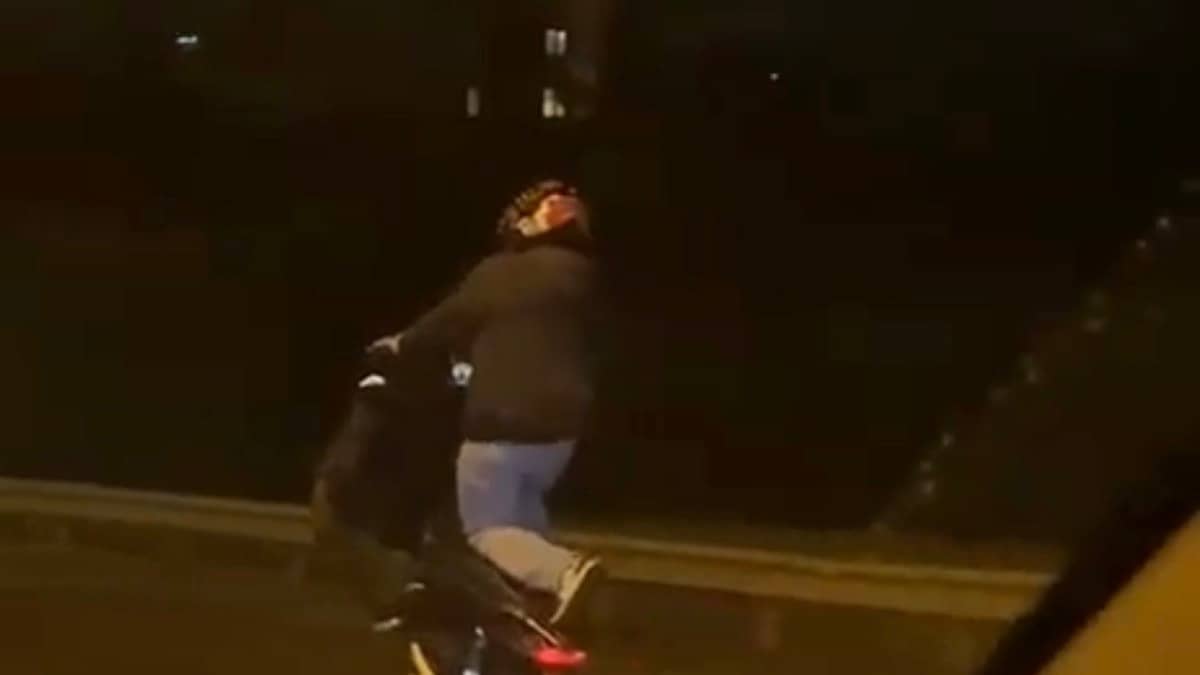 Motosikletiyle yaptığı hareketler pahalıya mal oldu Motosikletiyle yaptığı hareketler pahalıya mal oldu