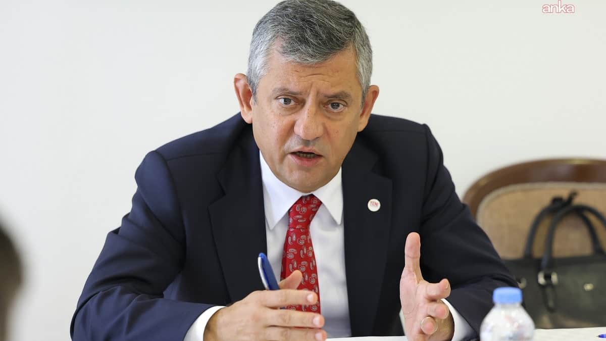 Özgür Özel ,YENİ Parti'nin sosyal medya hesaplarını duyurdu Özgür Özel ,YENİ Parti'nin sosyal medya hesaplarını duyurdu
