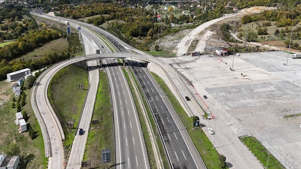 Anadolu Otoyolu'nda İstanbul yönü trafiğe kapatıldı Anadolu Otoyolu'nda İstanbul yönü trafiğe kapatıldı