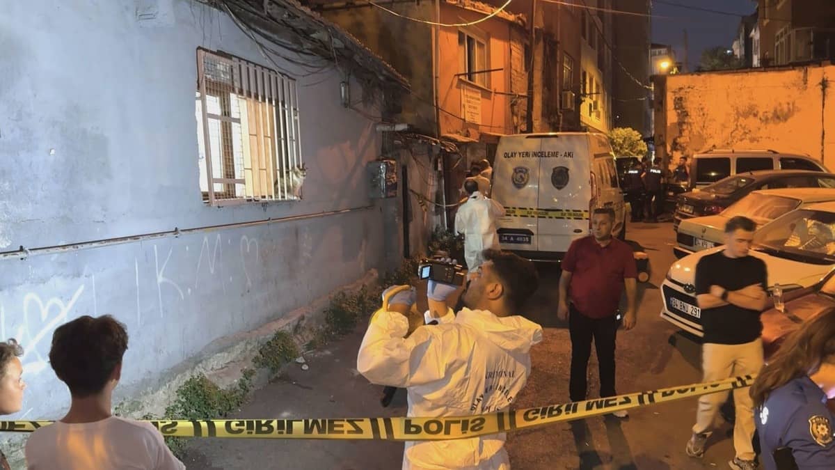 Şişli'de metruk binada ceset bulundu Şişli'de metruk binada ceset bulundu