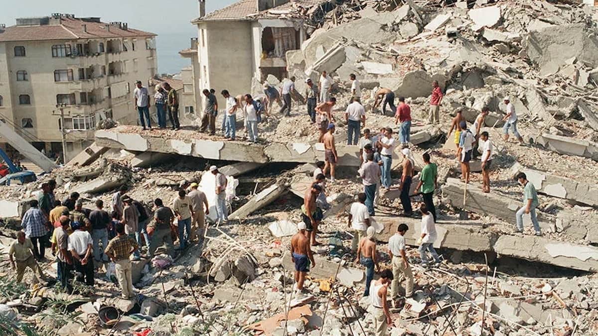 AFAD'dan 17 Ağustos Marmara Depremi anması AFAD'dan 17 Ağustos Marmara Depremi anması