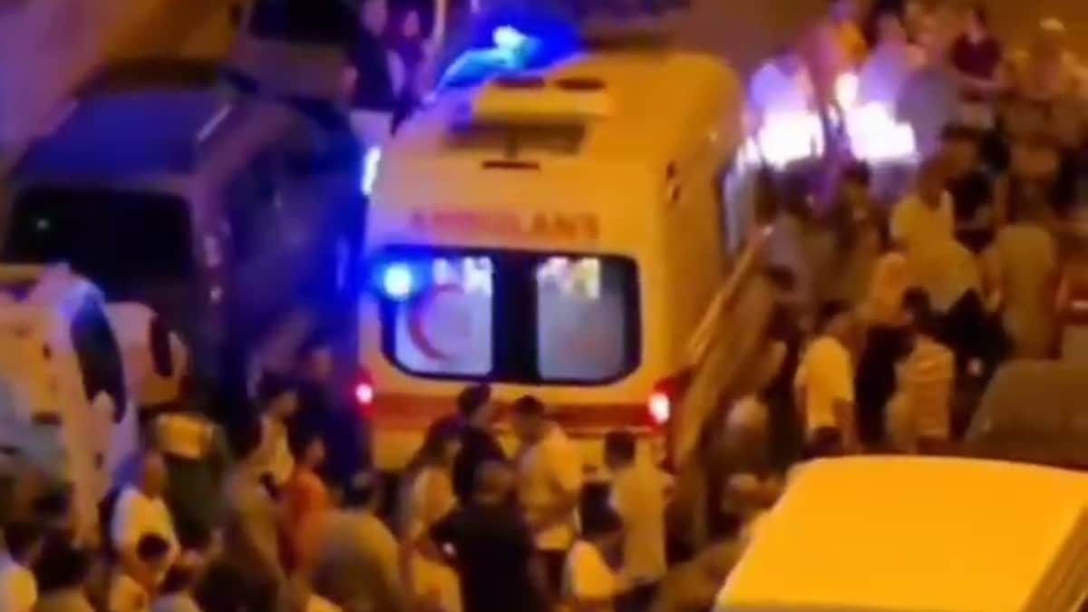 Caddede yürüyen kadına silahlı saldırı Caddede yürüyen kadına silahlı saldırı