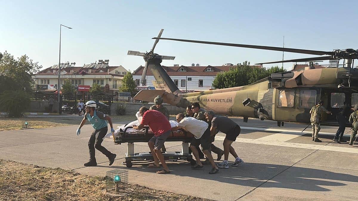 Ölüdeniz’de feci kaza: Pilot ve Çinli turist hayatını kaybetti Ölüdeniz’de feci kaza: Pilot ve Çinli turist hayatını kaybetti