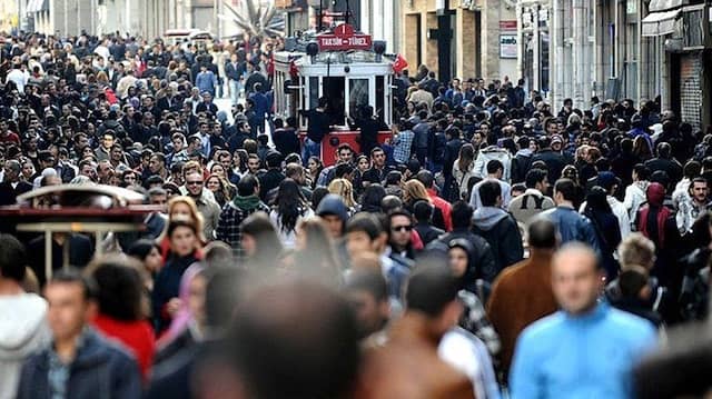 Türkiye’nin nüfusu değişti: Kritik eşik resmen aşıldı Türkiye’nin nüfusu değişti: Kritik eşik resmen aşıldı