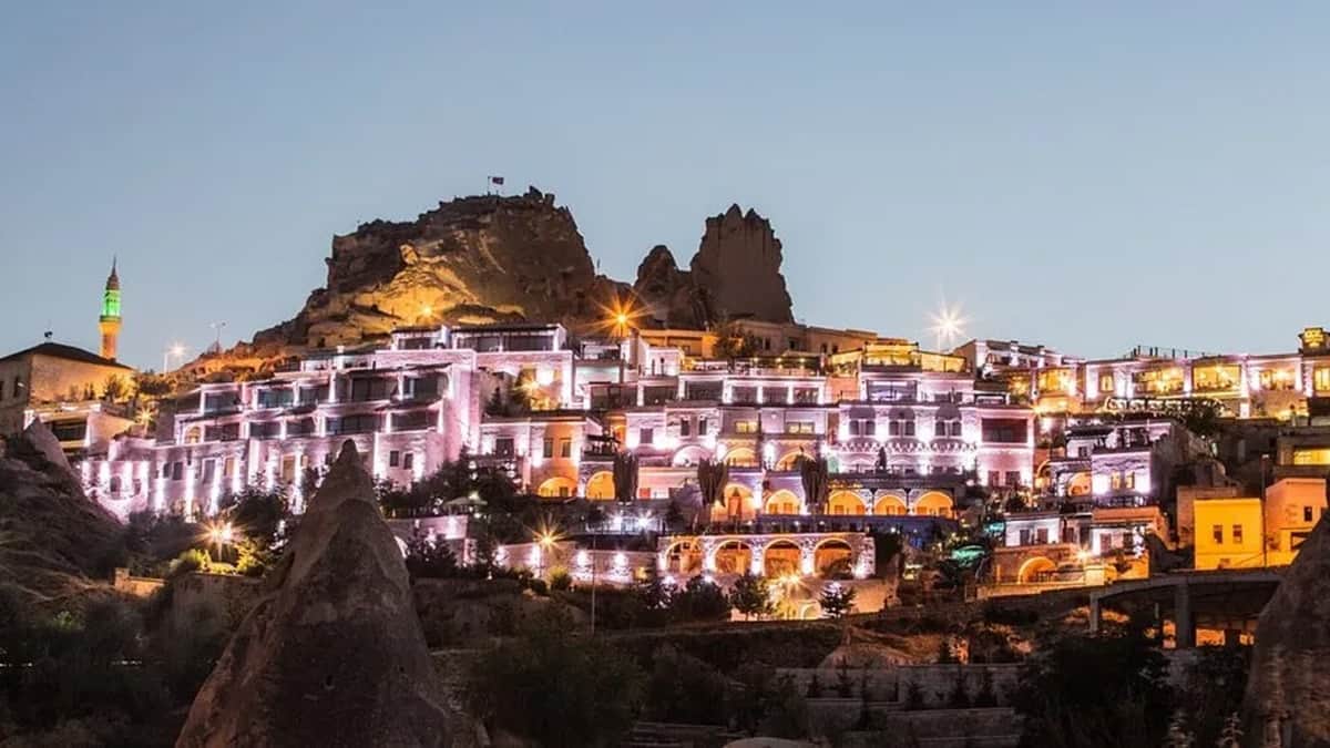 İcradan satılık peri bacası yanında otel İcradan satılık peri bacası yanında otel