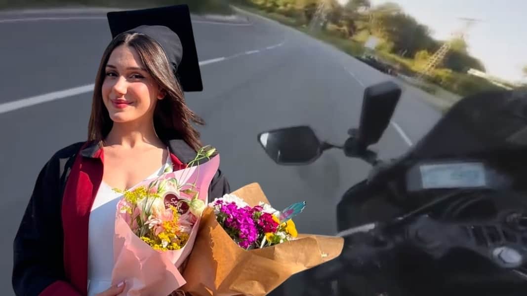 Motosiklet kazasında hayatını kaybeden Ceyda Yakova'nın kaza görüntüleri ortaya çıktı Motosiklet kazasında hayatını kaybeden Ceyda Yakova'nın kaza görüntüleri ortaya çıktı