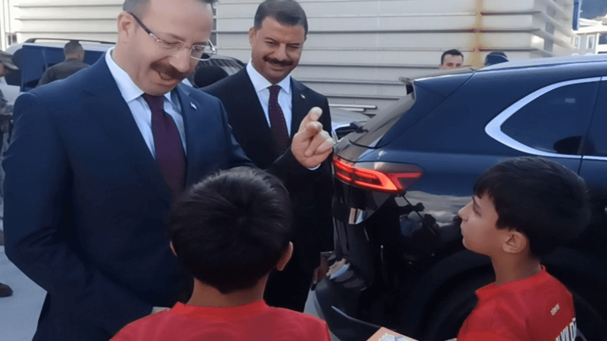 Valinin esprisi çocukları güldürmedi Valinin esprisi çocukları güldürmedi
