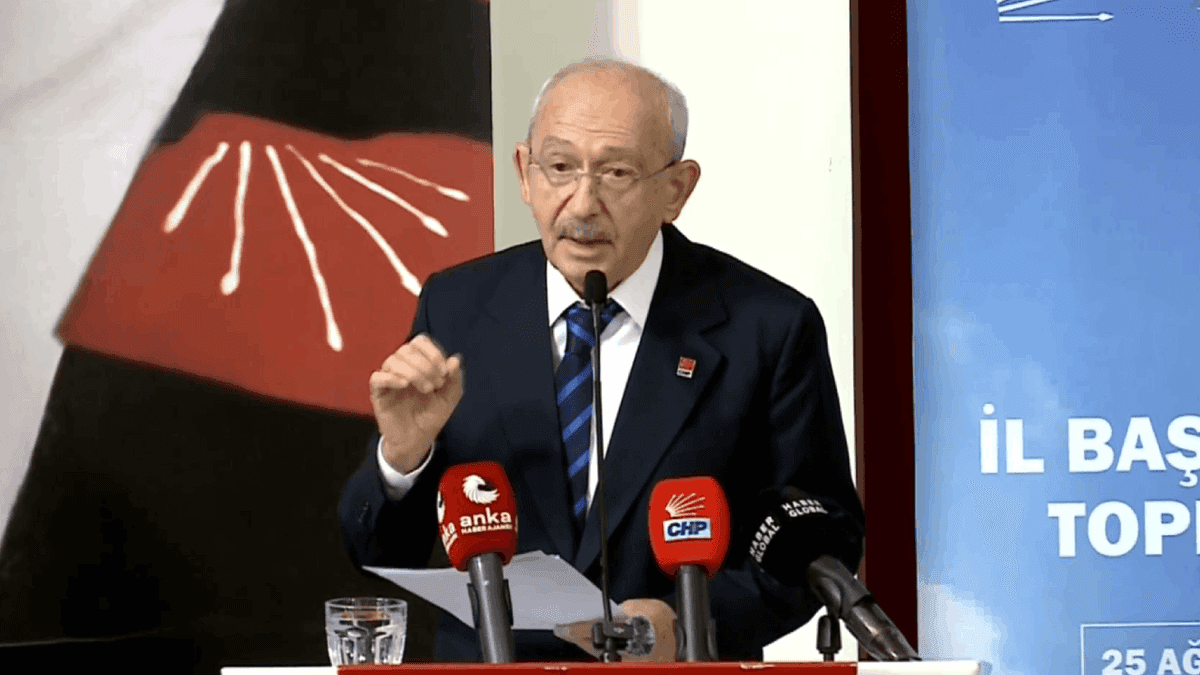 Kılıçdaroğlu CHP'nin başına mahkeme kararıyla geçtiğini unuttu: 'Örgüt iradesine saygı duymak lazım' Kılıçdaroğlu CHP'nin başına mahkeme kararıyla geçtiğini unuttu: 'Örgüt iradesine saygı duymak lazım'