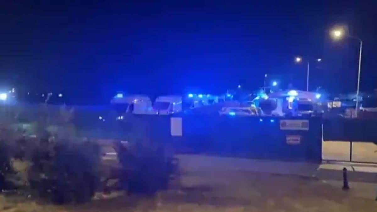 Zeytinburnu açıklarındaki gemiden yardım çağrısı Zeytinburnu açıklarındaki gemiden yardım çağrısı