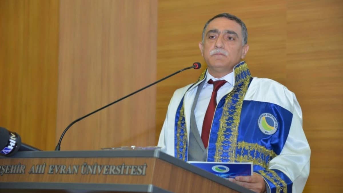 Kadro atamasına Danıştay freni: Rektör de soruşturulacak Kadro atamasına Danıştay freni: Rektör de soruşturulacak