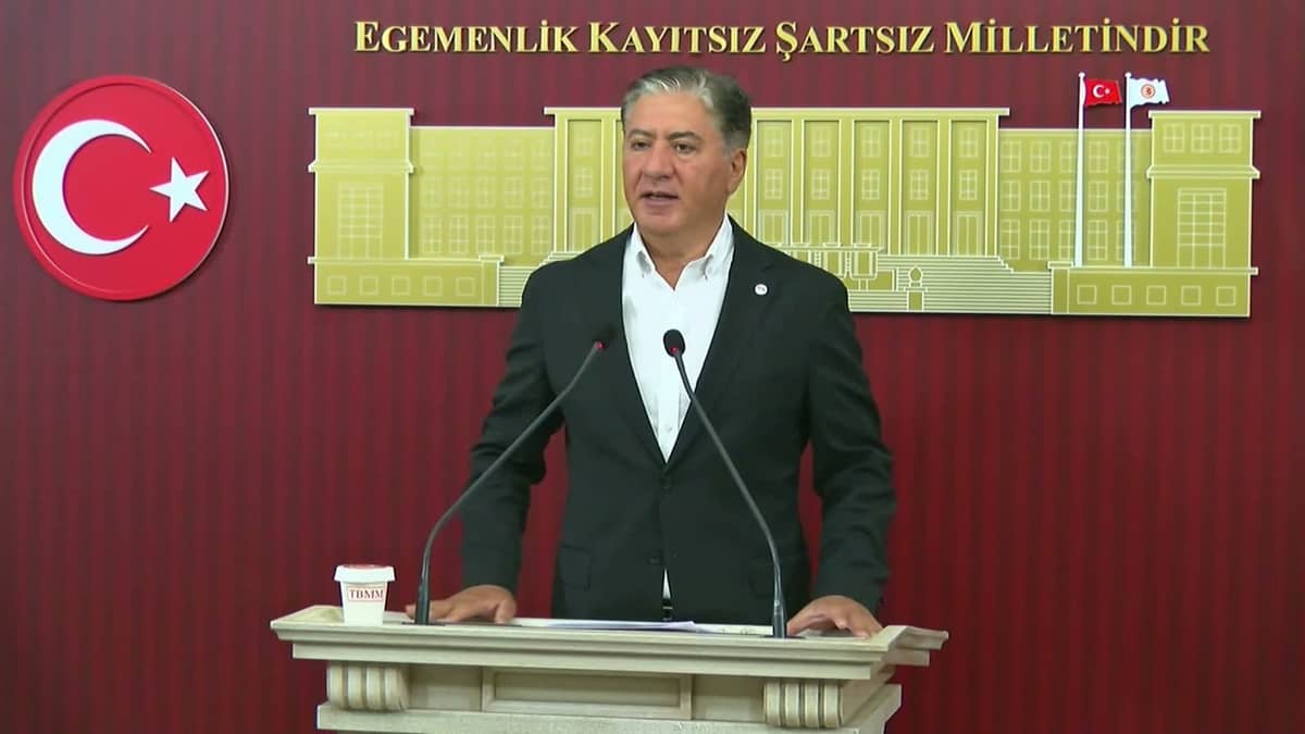 Murat Emir'den Üsküdar'da meclis Üyelerine tehdit iddiası Murat Emir'den Üsküdar'da meclis Üyelerine tehdit iddiası