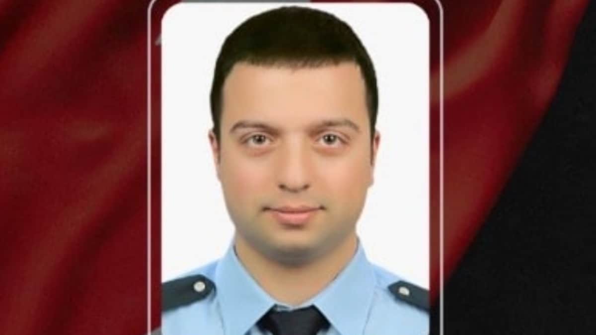 Trafik kazası geçiren polis memuru şehit oldu Trafik kazası geçiren polis memuru şehit oldu