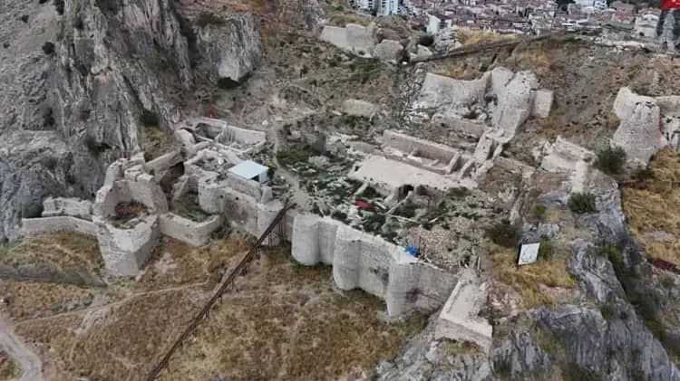 Tokat Kalesi’nde restorasyon çalışmalarının yüzde 40'ı tamamlandı Tokat Kalesi’nde restorasyon çalışmalarının yüzde 40'ı tamamlandı
