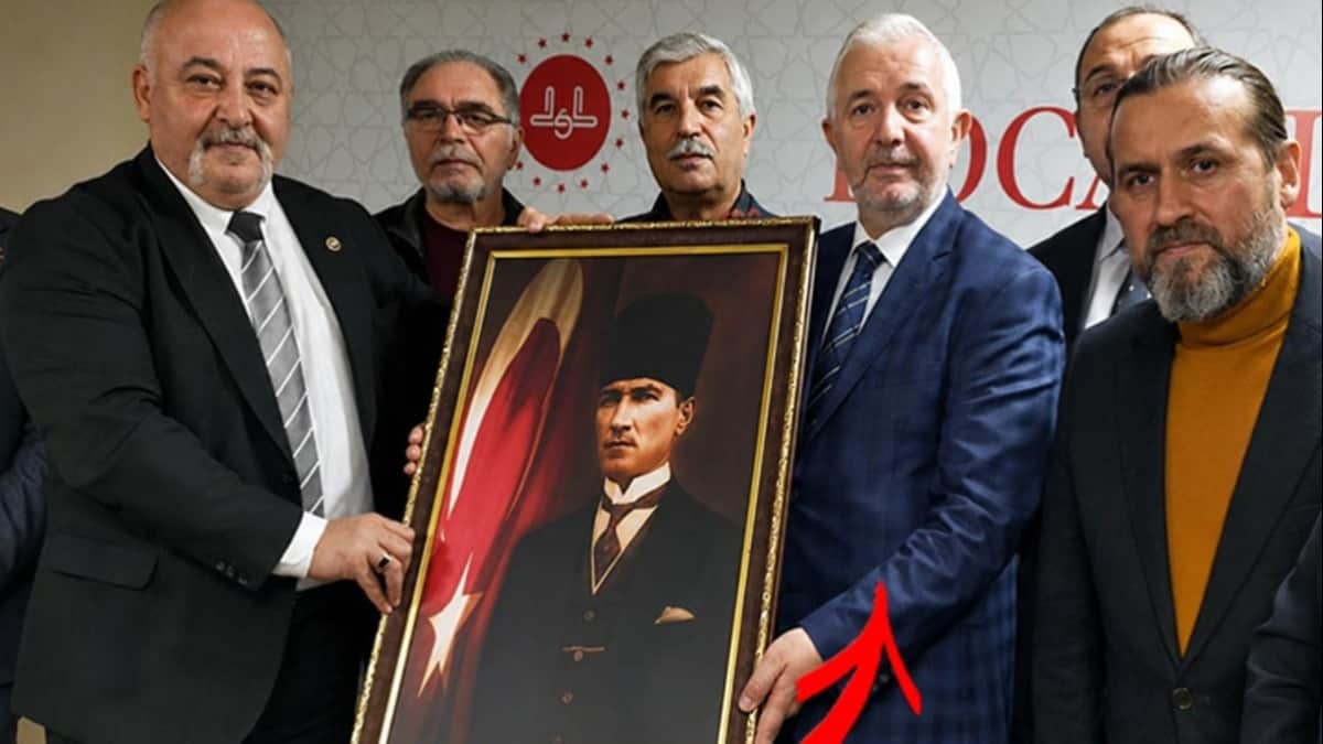 Atatürk’e mevlit okutan müftü görevden alındı Atatürk’e mevlit okutan müftü görevden alındı