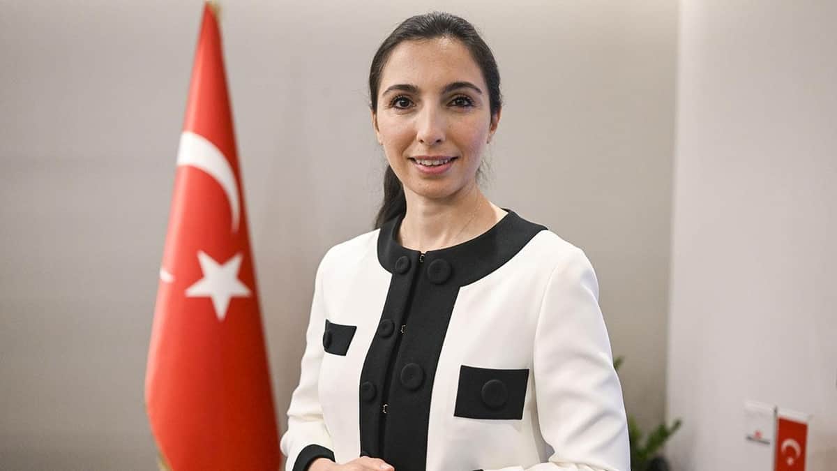 Hafize'nin şımarıklığı AKP mahallesini kızdırdı Hafize'nin şımarıklığı AKP mahallesini kızdırdı