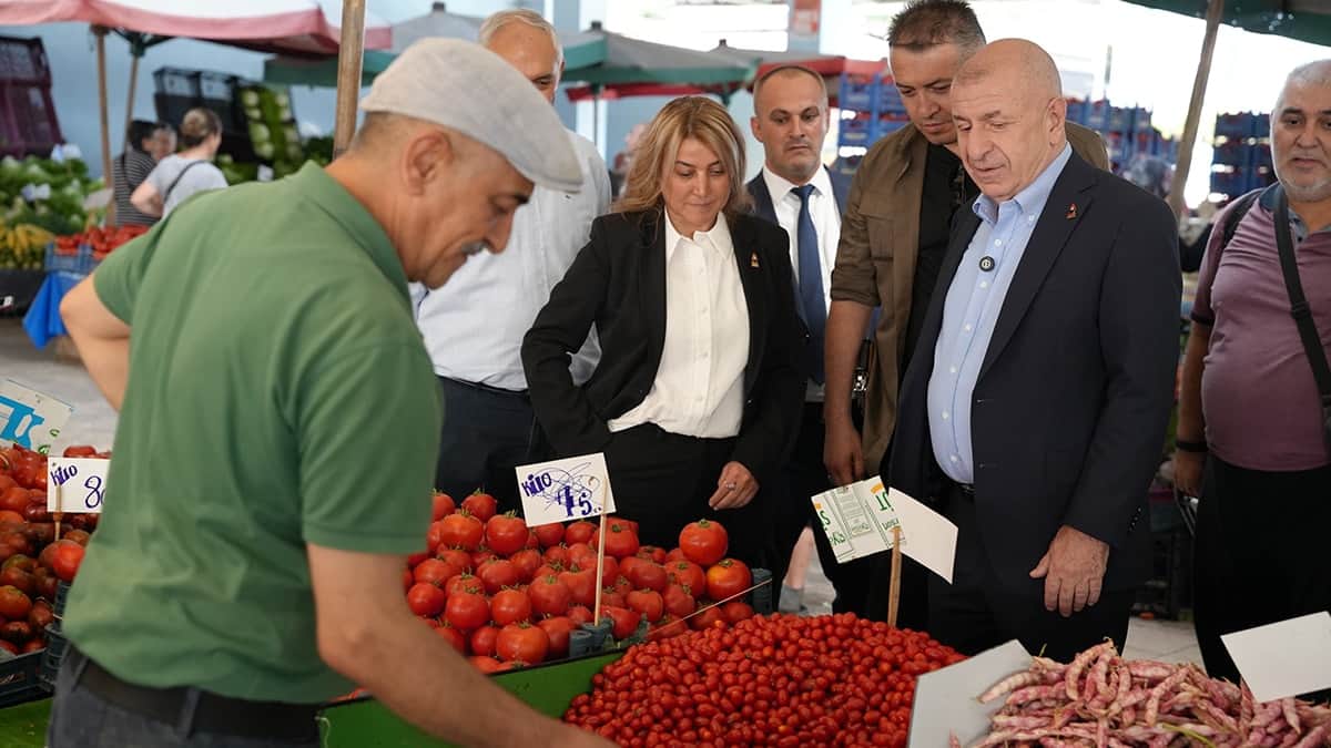 'YENi Parti ile birleşip bizi kurtar başkan!' 'YENi Parti ile birleşip bizi kurtar başkan!'