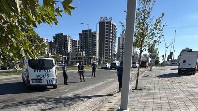 Diyarbakır’da hareket halindeki cipe silahlı saldırı: 2 yaralı Diyarbakır’da hareket halindeki cipe silahlı saldırı: 2 yaralı
