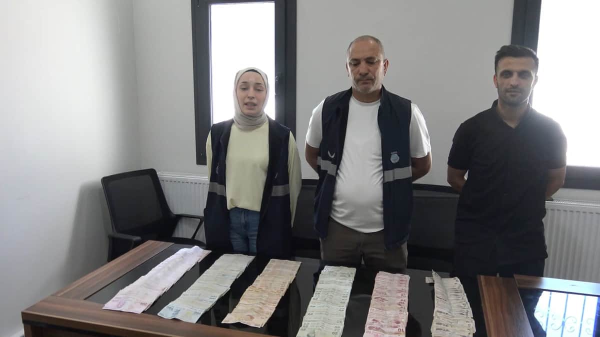 Dilenciden resmen servet çıktı! Dilenciden resmen servet çıktı!