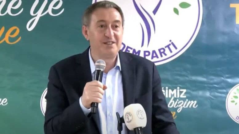 Alevi aydınları ‘Öcalan tepkisi’ DEM’li Bakırhan’ı kızdırdı: Koltuk sevdalısı Alevi aydınları ‘Öcalan tepkisi’ DEM’li Bakırhan’ı kızdırdı: Koltuk sevdalısı